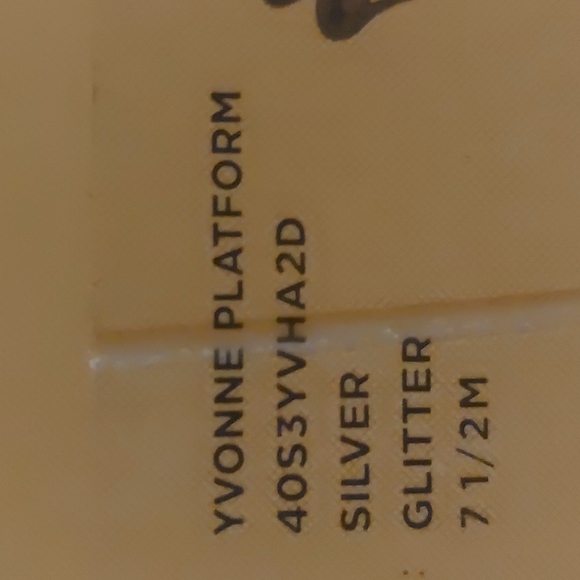 Michael kors silver heels size 7.5 - Picture 4 of 7